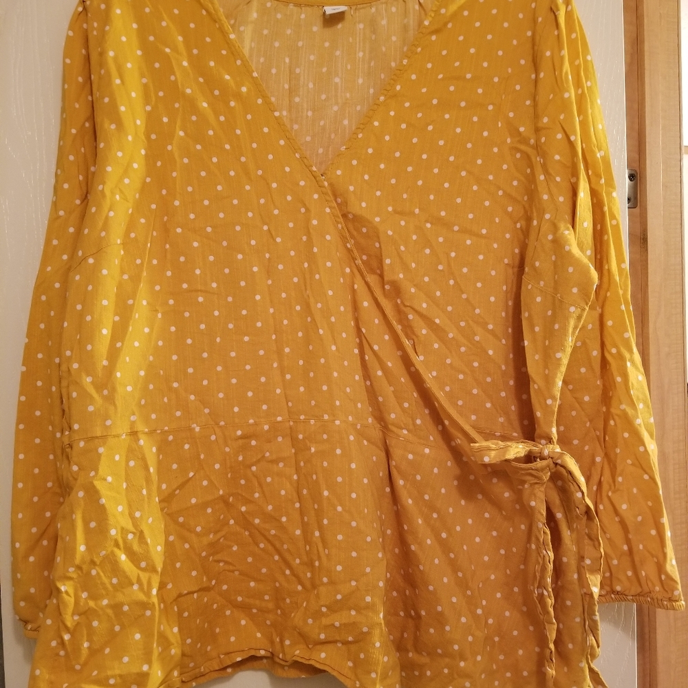 XXL Old Navy Wrap shirt